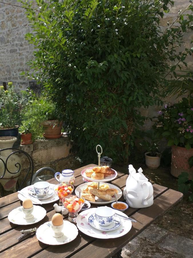 Quai Des Fleurs Bed & Breakfast Saint-Savinien Ngoại thất bức ảnh