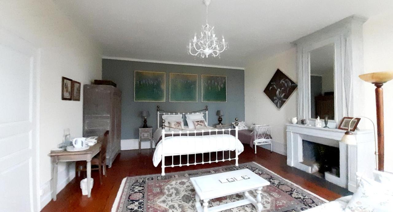 Quai Des Fleurs Bed & Breakfast Saint-Savinien Ngoại thất bức ảnh